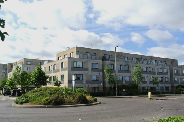 2 bed property, in Town Lane, £279,995