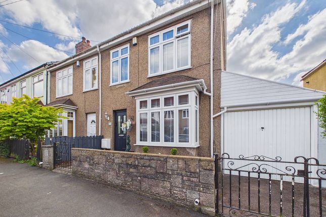 3 bed property, in Featherstone Road, £475,000