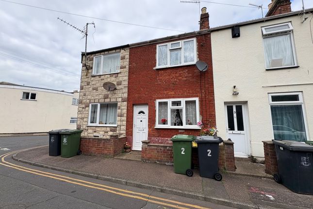 2 bed property, in 2 Southampton Place, £60,000