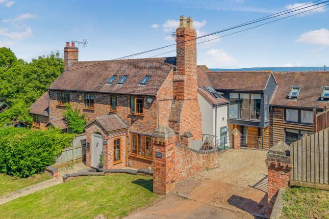 4 bed property, in Wainlode Hill, £550,000