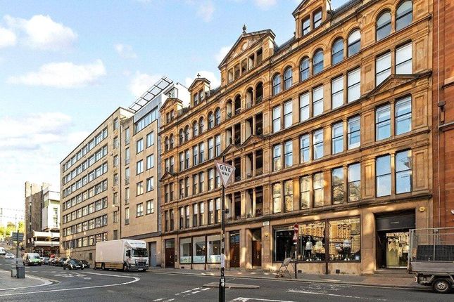 1 bed property, in Montrose Street, £119,995