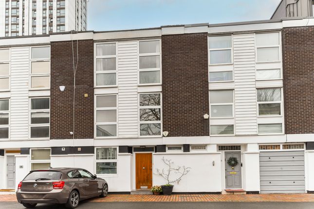 4 bed property, in Elliott Square, £1,725,000