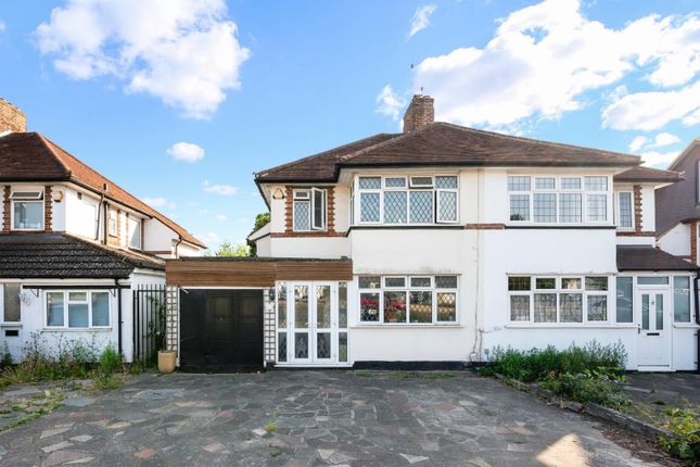 4 bed property, in Kingston Road, £600,000