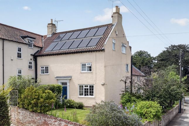 5 bed property, in Tholthorpe, £550,000