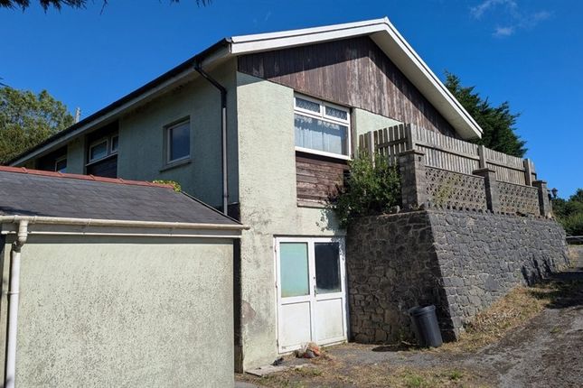 3 bed property, in St. Clears, £105,000