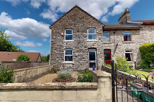 2 bed property, in Frome Road, £280,000