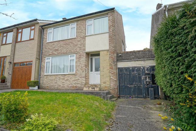 3 bed property, in Barnfield Avenue, £390,000