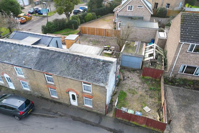 2 bed property, in Rooks Street, £275,000