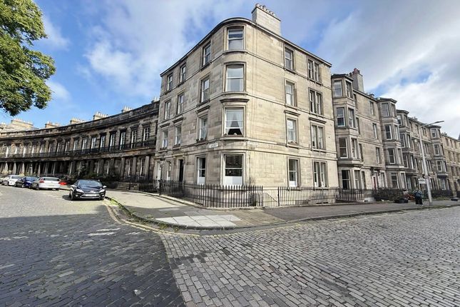 2 bed property, in 12, £230,000