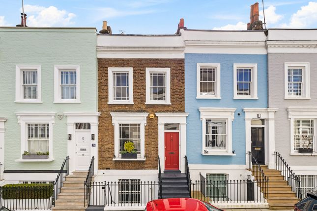 2 bed property, in Hillgate Place, £2,595,000