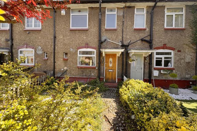 2 bed property, in Hesperus Crescent, £550,000