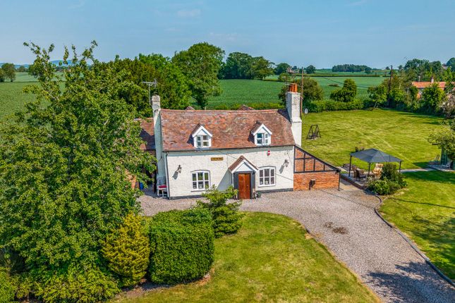3 bed property, in Bromyard Road, £500,000