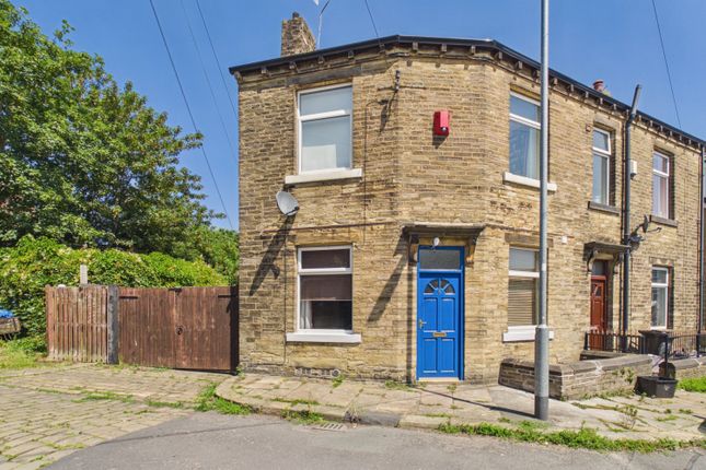 2 bed property, in Jubilee Street North, £145,000