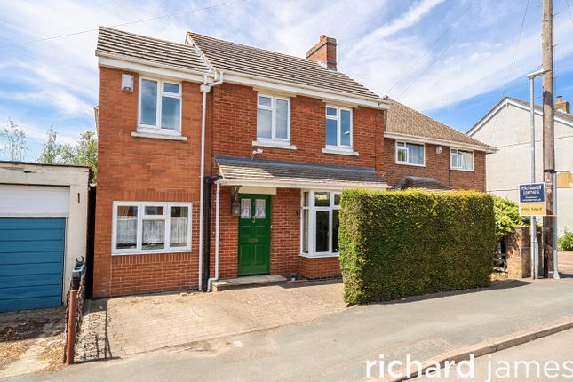 4 bed property, in The Broadway, £500,000