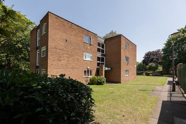 1 bed property, in Norton Walk, £82,500