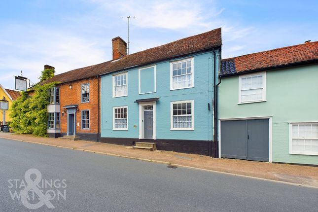 4 bed property, in The Street, £450,000