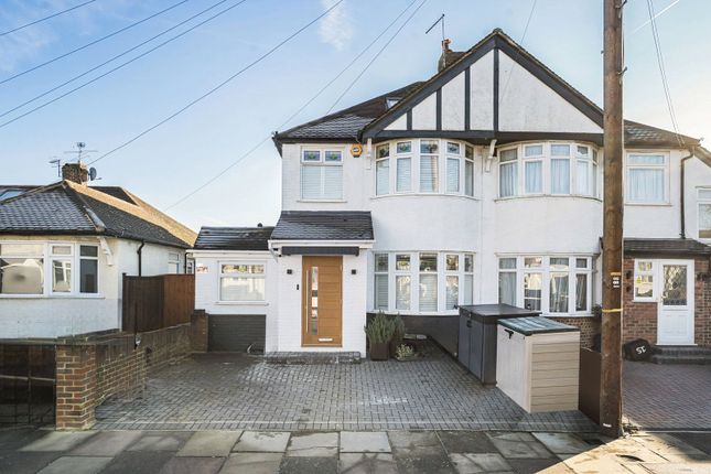3 bed property, in Albemarle Avenue, £849,950