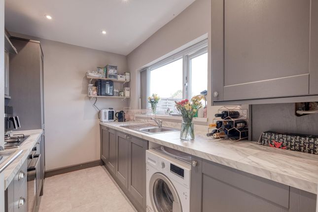 3 bed property, in Shakespeare Drive, £176,000