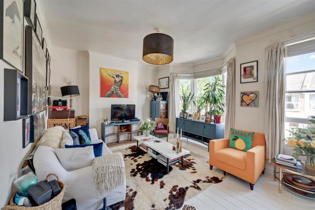 2 bed property, in Villiers Road, £465,000