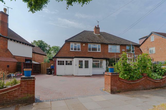 3 bed property, in Featherstone Road, £400,000