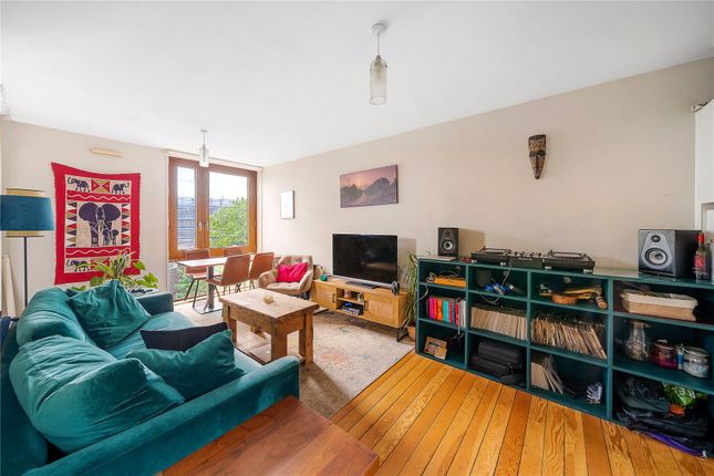 1 bed property, in Garratt Lane, £300,000