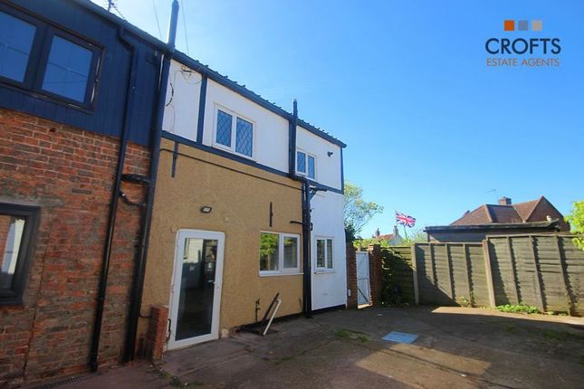 2 bed property, in St Bartholomews Close, £120,000