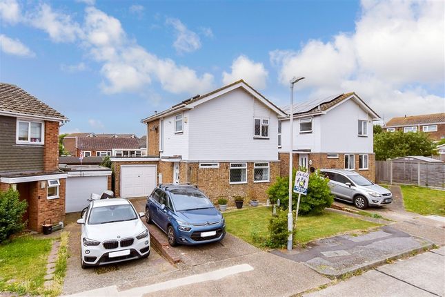 3 bed property, in Strangford Place, £350,000