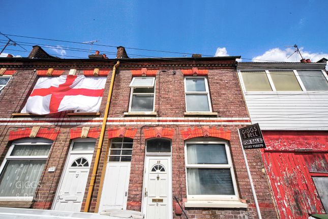 3 bed property, in Tavistock Crescent, £250,000