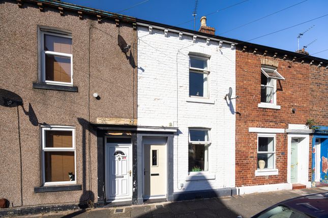 2 bed property, in Kendal Street, £78,000