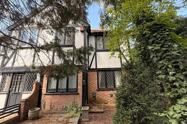 3 bed property, in Tudor Walk, £425,000