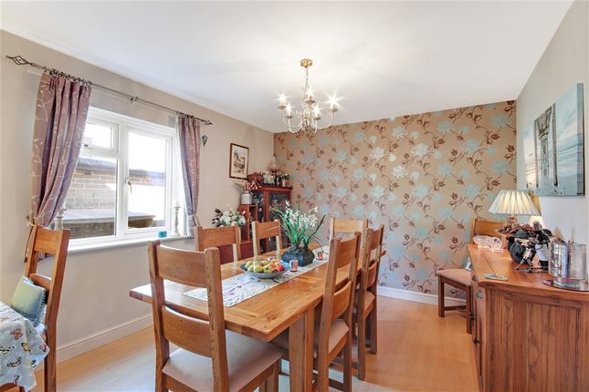 4 bed property, in Hartley Road, £525,000