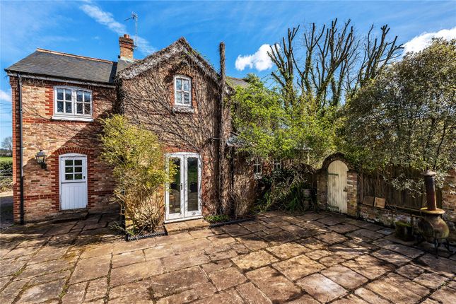 2 bed property, in Littleton Lane, £875,000