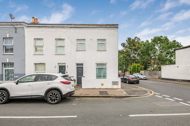2 bed property, in Sidney Road, £425,000