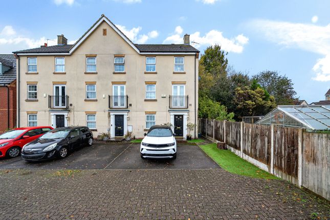 4 bed property, in Britannia Close, £425,000