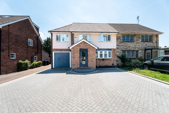 5 bed property, in Great Leylands, £575,000