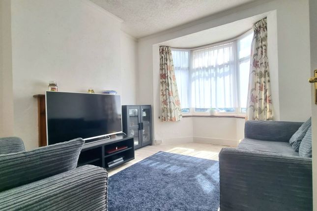 3 bed property, in Belmont Road, £475,000