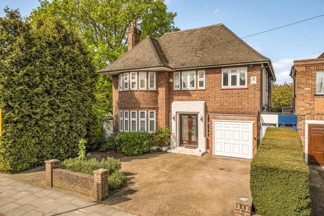 6 bed property, in Chalgrove Gardens, £2,250,000