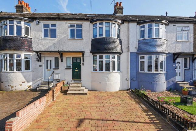 3 bed property, in Wallace Road, £400,000