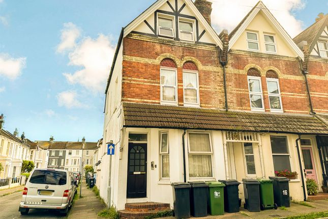 4 bed property, in Hyde Road, £315,000