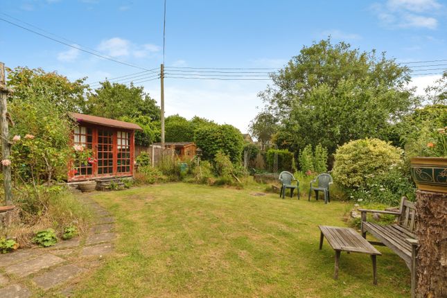 4 bed property, in Davids Lane, £500,000