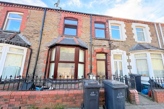 1 bed property, in Church Crescent, £75,000