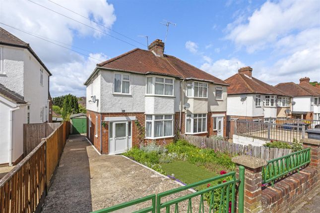 3 bed property, in Healey Avenue, £425,000