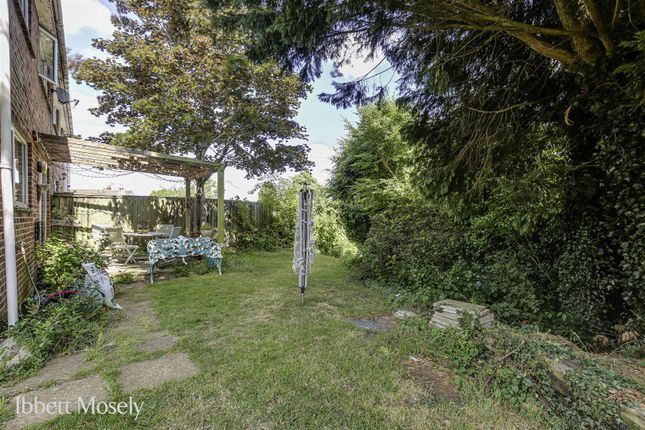 3 bed property, in Sandy Lane, £450,000