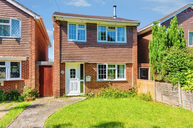 3 bed property, in Bursledon Road, £240,000