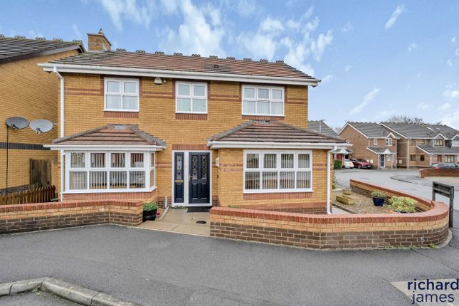 3 bed property, in Primrose Close, £375,000