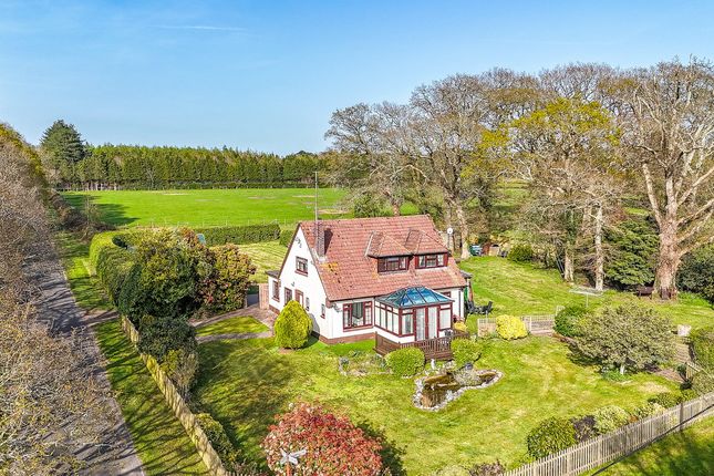 3 bed property, in North Ripley, £800,000