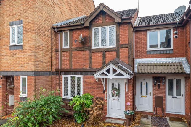 2 bed property, in Woburn Green, £140,000