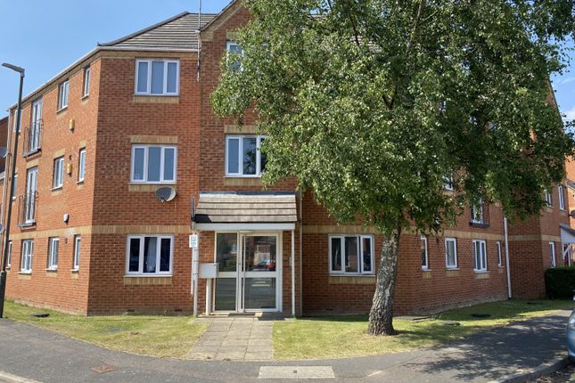 2 bed property, in Westminster Avenue, £120,000