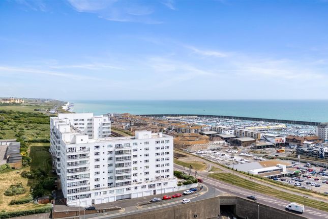 3 bed property, in Marine Gate, £600,000