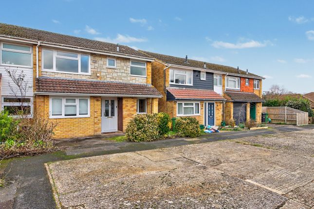 3 bed property, in Derwent Road, £416,500